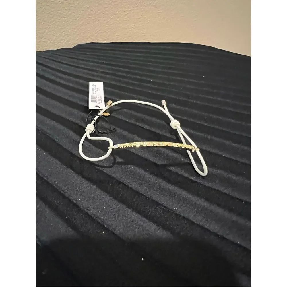 New Marc by Marc Jacobs STYLE: MO001 129A COLOR: 80028 CREAM gold bracelet